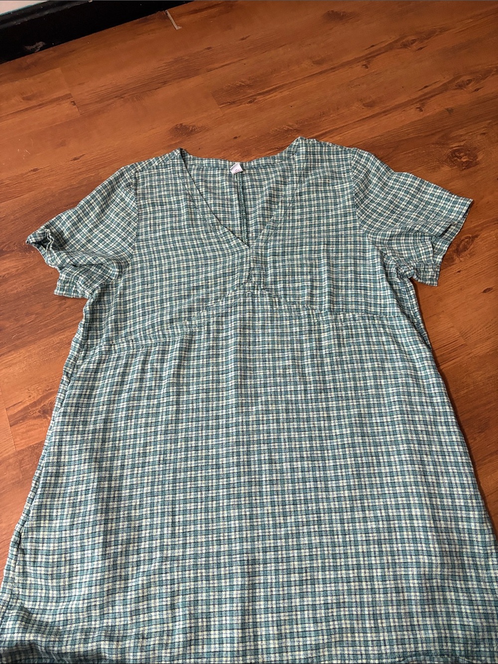 Old Navy Green Plaid V-Neck Midi Dress